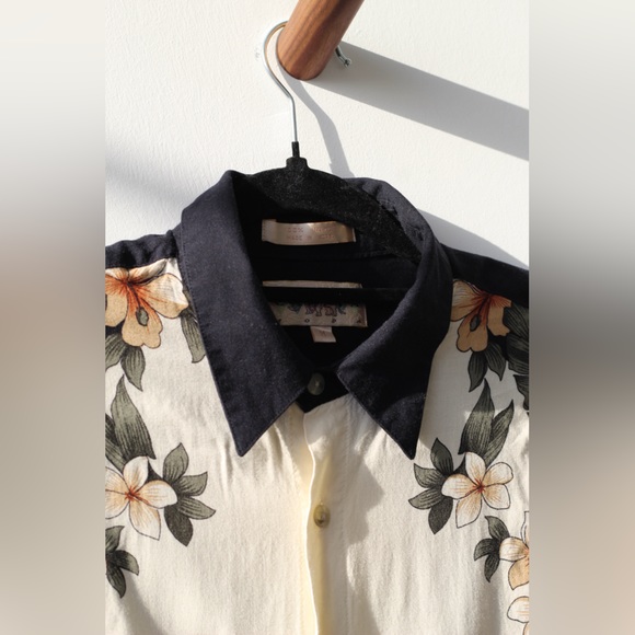 Floral Casual Button Down - Picture 3 of 8